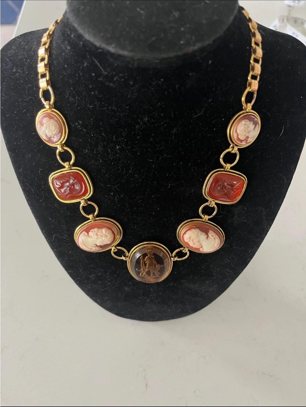 Rare Vintage Signed Givenchy 1976 Cameo Intaglio Runway Collector’s Necklace - Picture 4 of 8
